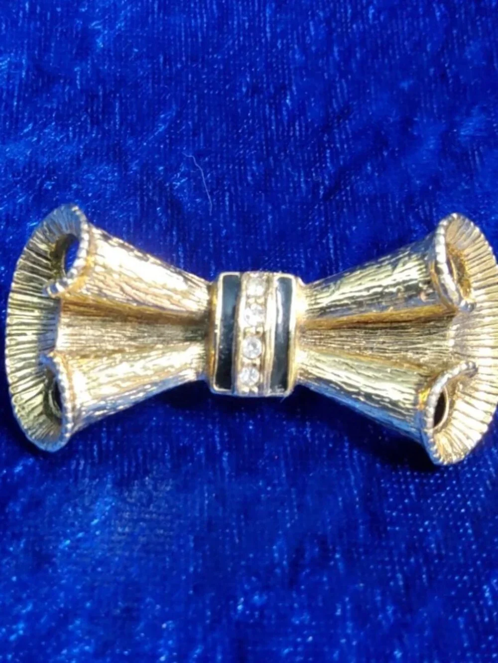 vintage gold tone & chrystals ribbon bow brooch.